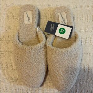 Universal Thread Cream Mules NWT